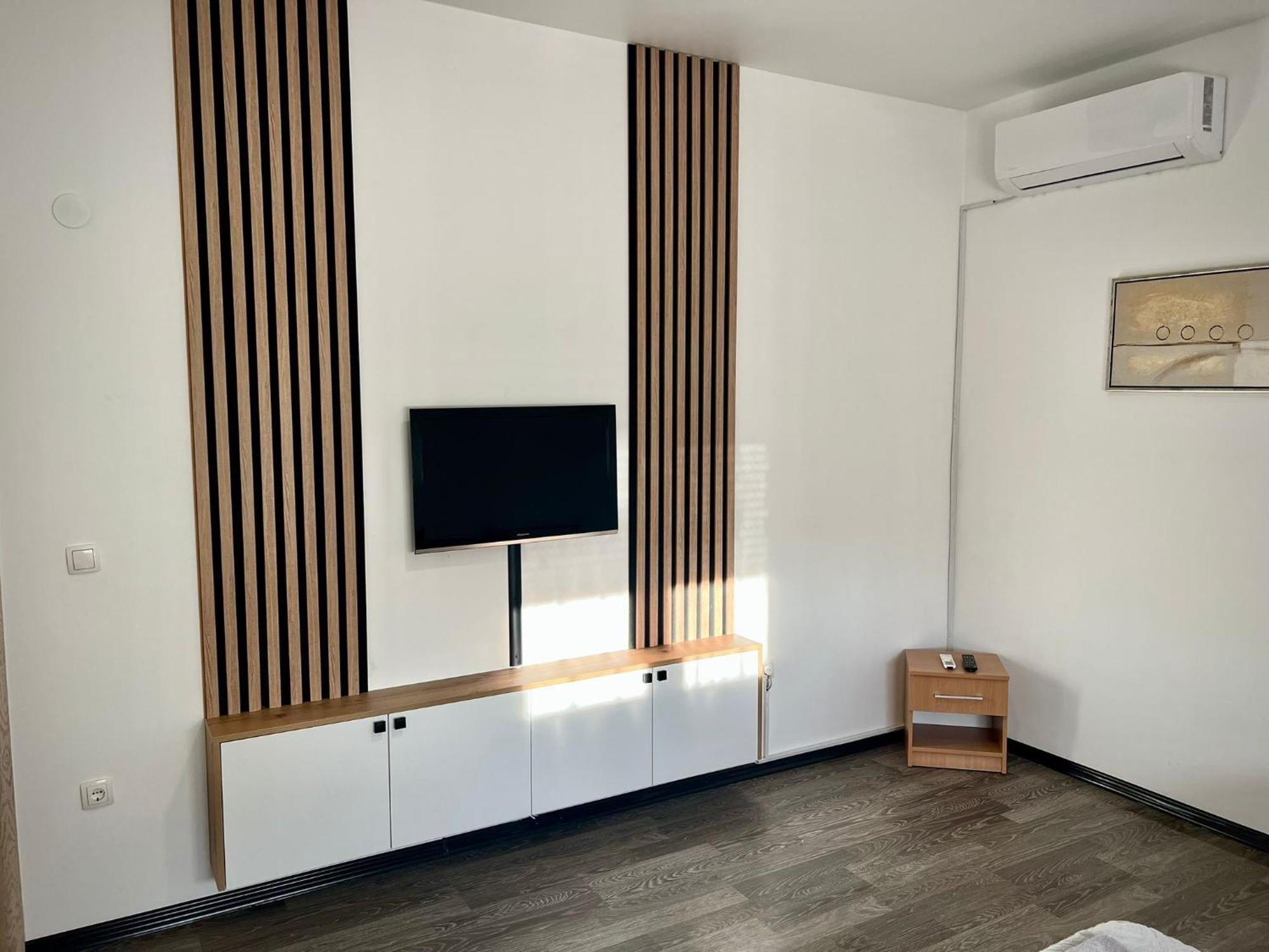 Apartman Grande Ajna Apartment โมสตาร์ ภายนอก รูปภาพ
