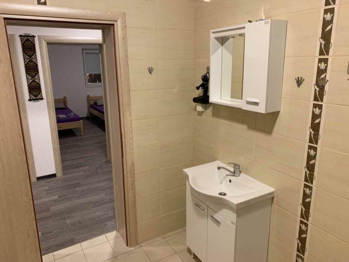 Apartman Grande Ajna Apartment โมสตาร์ ภายนอก รูปภาพ